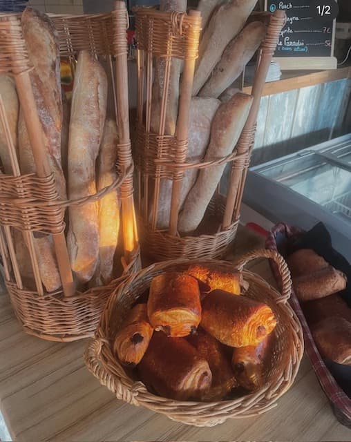 Photo of the snack bar